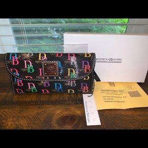Dooney & Bourke signature DB 1975 Wallet